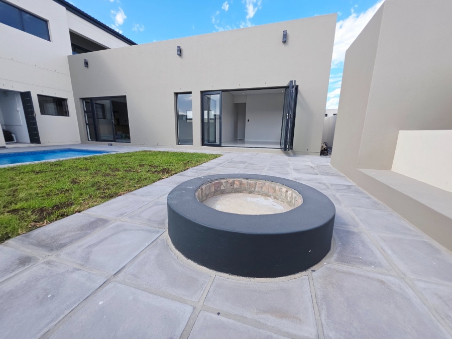 4 Bedroom Property for Sale in Sandown Western Cape